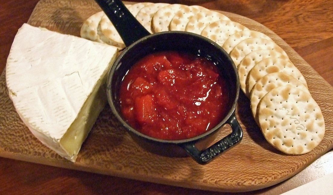 Somerset Smoked Brie with Plum Chutney and crackers